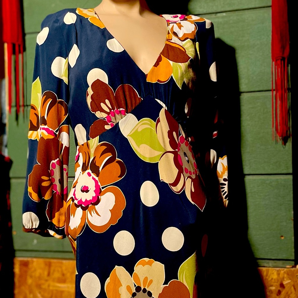 Boden women’s dress. Made in Romania. 100% viscose. Size: UK 8L US 4L.